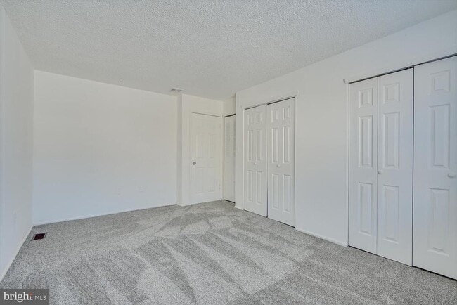 Building Photo - 60 O'Neill Ct