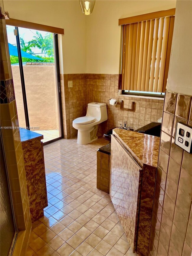 Building Photo - 8431 SW 28th St