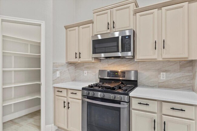Building Photo - 4000 Witte Cove