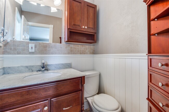 Building Photo - 118 Southbrook Cir