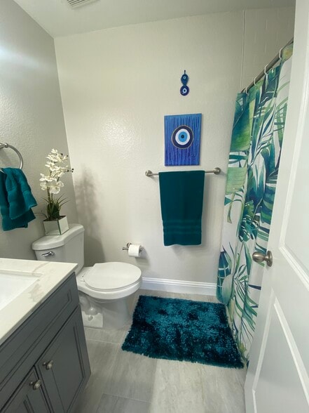 Private bathroom - 177 Lighthouse Dr