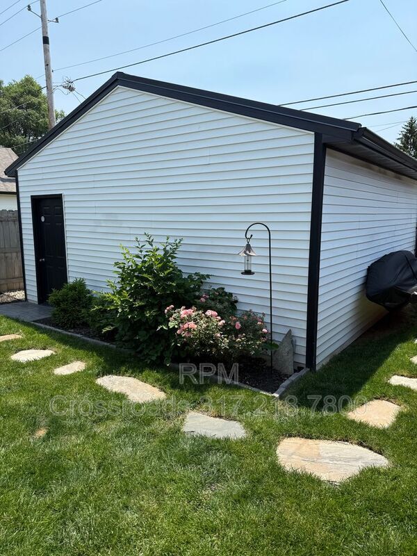 Building Photo - 1217 Hoyt Ave