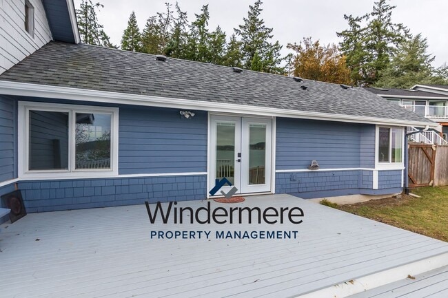 Building Photo - Three Bedroom, Two Bath Waterview