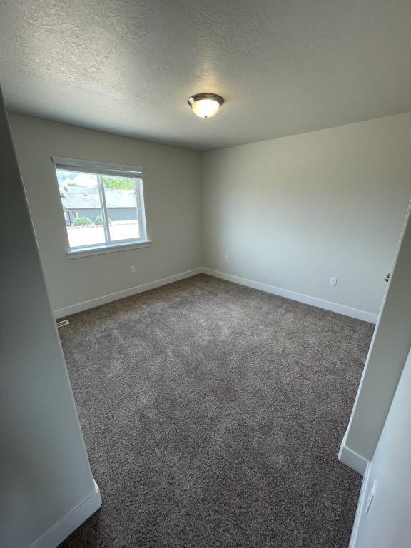 Building Photo - 1043 W 600 S