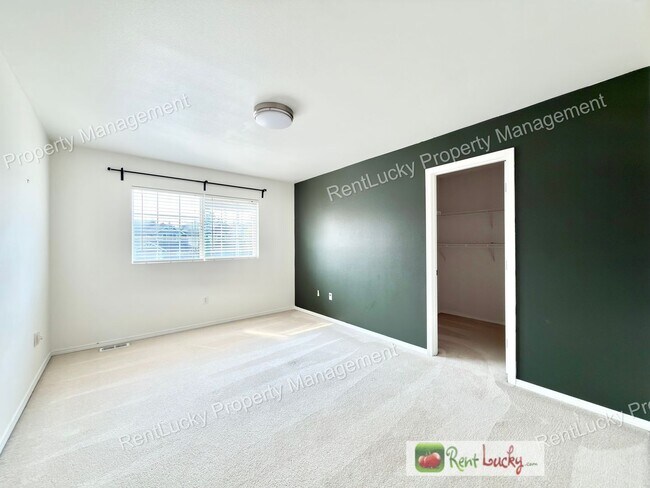 Building Photo - Beautiful 4 Bedroom Home in Lakeland Hills! High Ceilings, Natural Light, and Generous Layout!