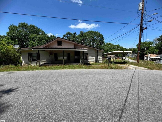 Building Photo - 201 Hunters Ct