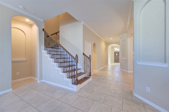Building Photo - 6519 Point Hollow Ln