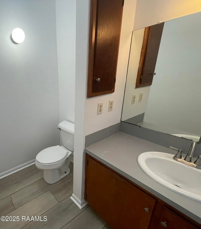 Building Photo - 104 Mindes Dr