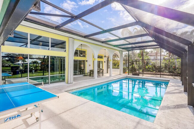 Building Photo - 8120 SE Waterway Dr