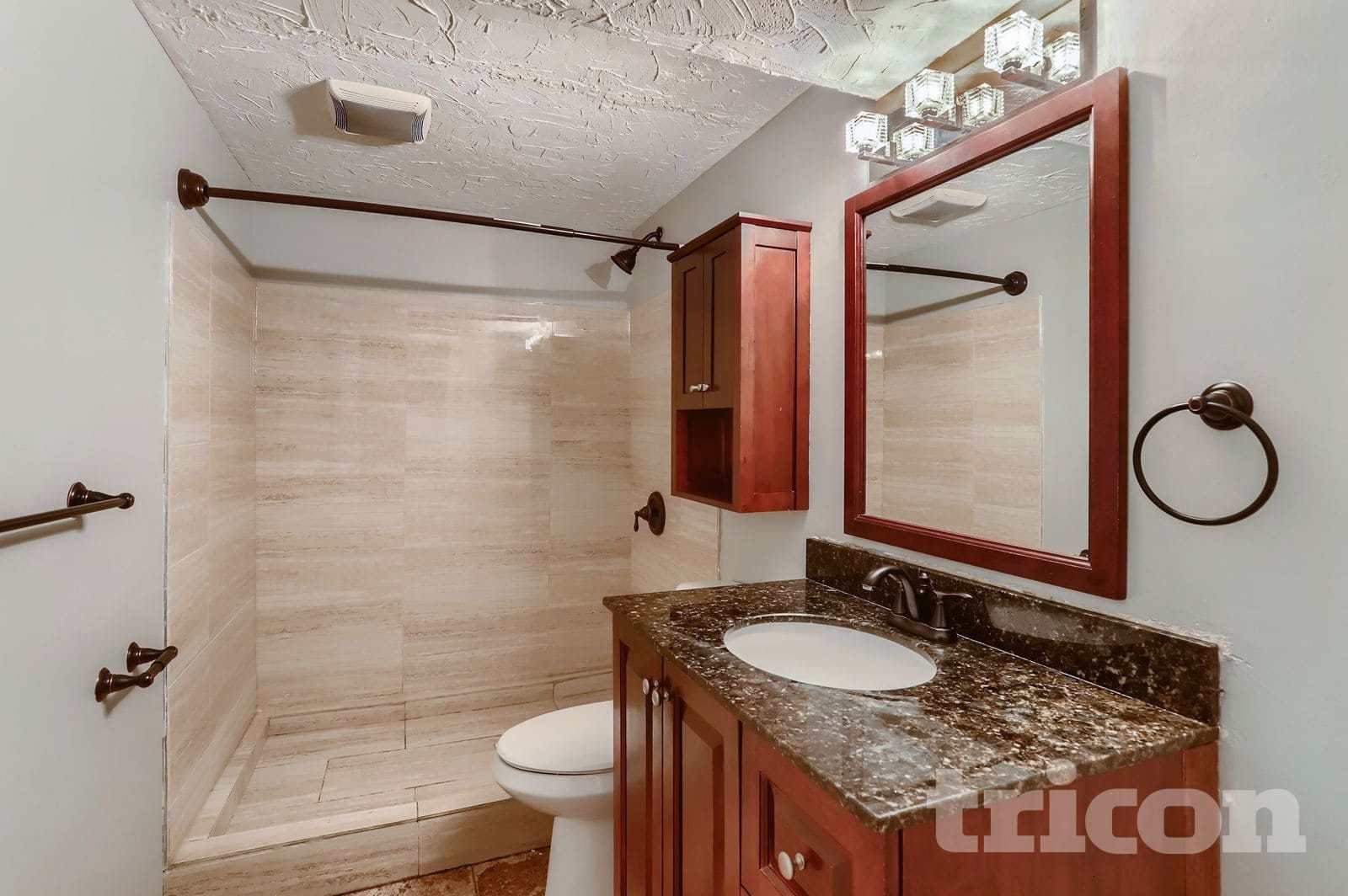 Building Photo - 6865 Buckingham Rd