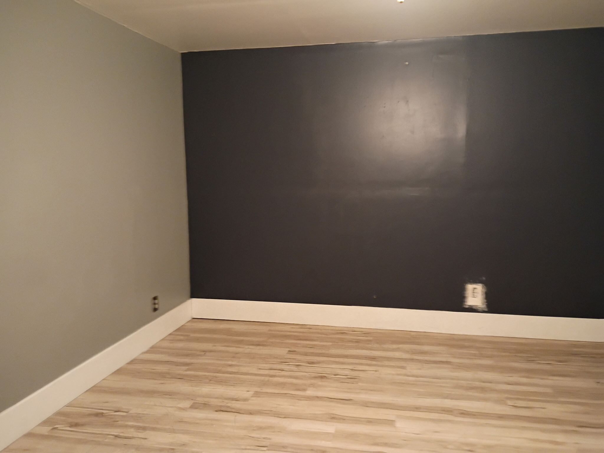 Building Photo - 1636 W 3rd St