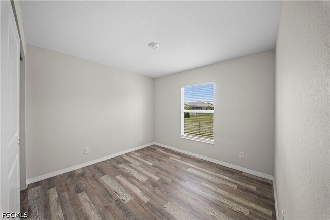 Building Photo - 202 NW 25th Pl