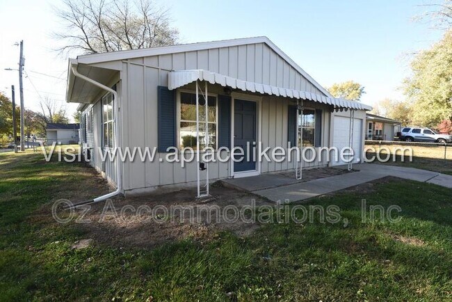 Building Photo - 3310 Iroquois Ln