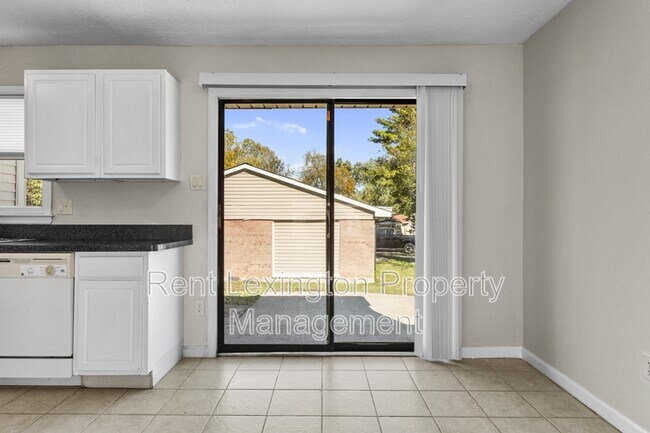 Building Photo - 3352 Hartston Dr