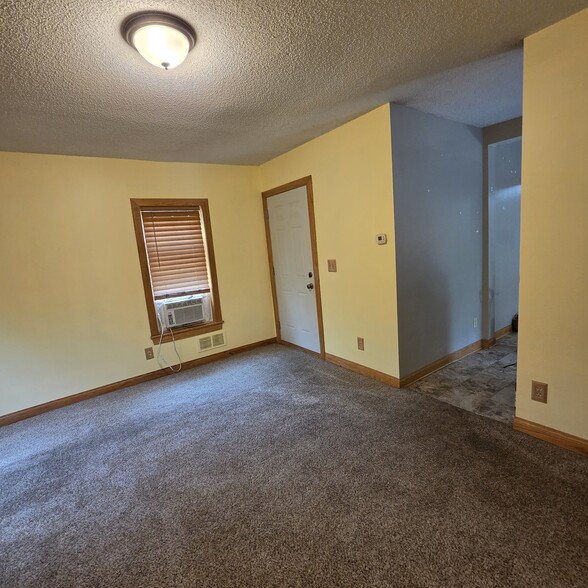 Living Room - 508 Cross St