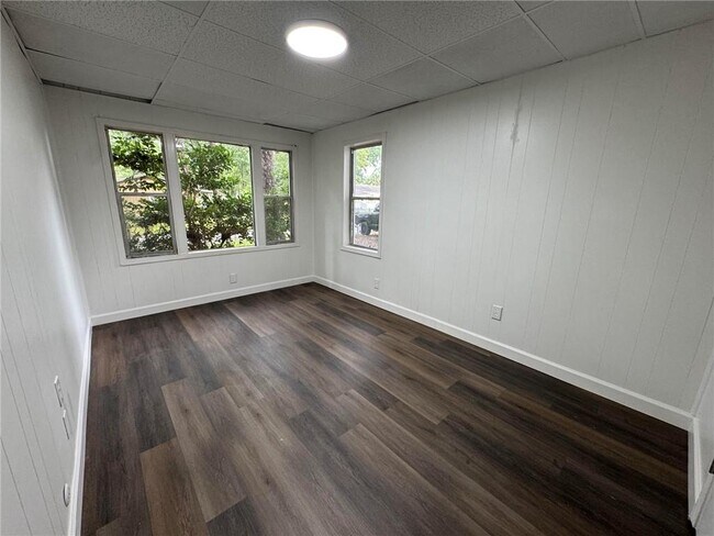 Building Photo - 2855 Gill Rd