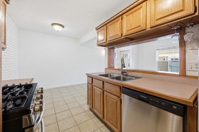 Building Photo - 377 Farmingdale Cir