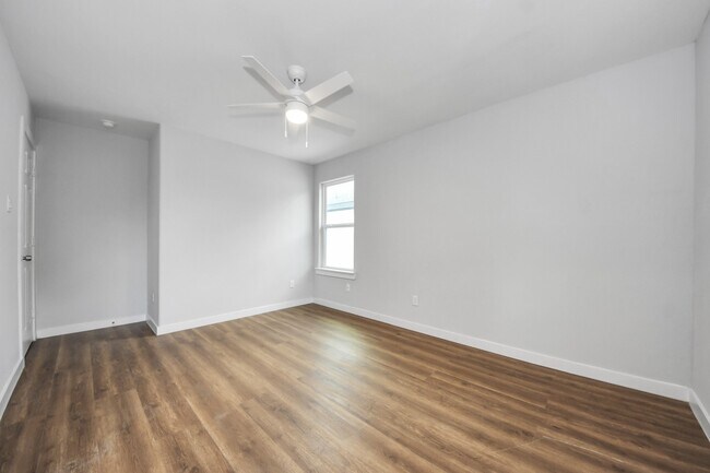 Building Photo - 6609 Bacher St