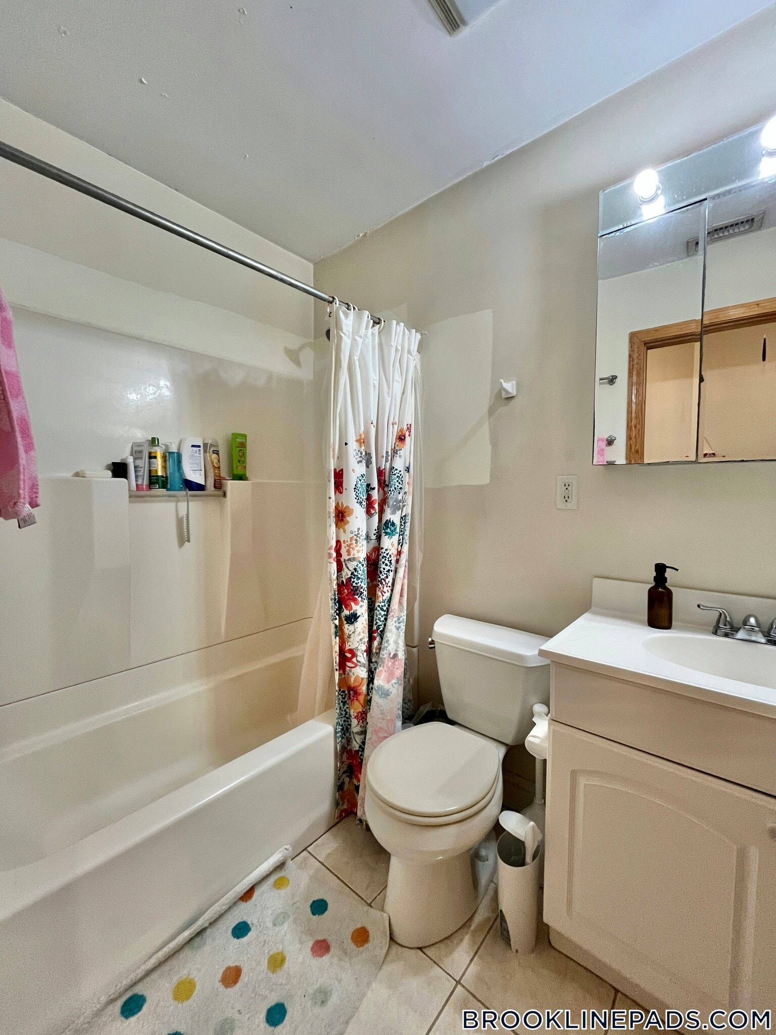 Building Photo - 1801 Beacon St