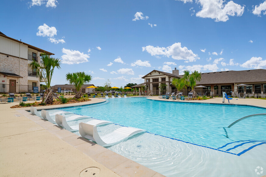 Pool - Grand at Cibolo