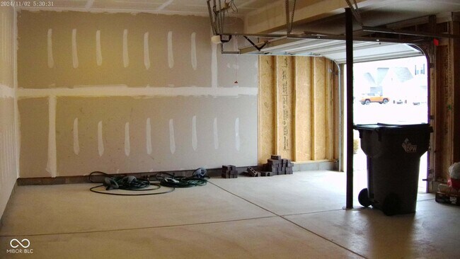 Building Photo - 5916 Sunstone Rd