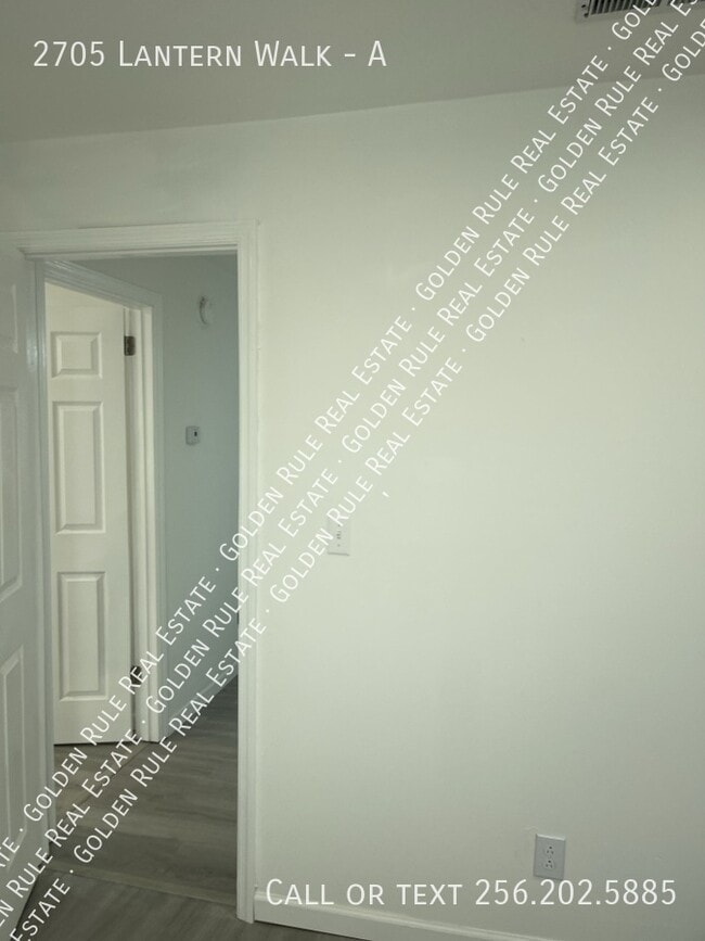 Building Photo - 2705 Lantern Walk SE