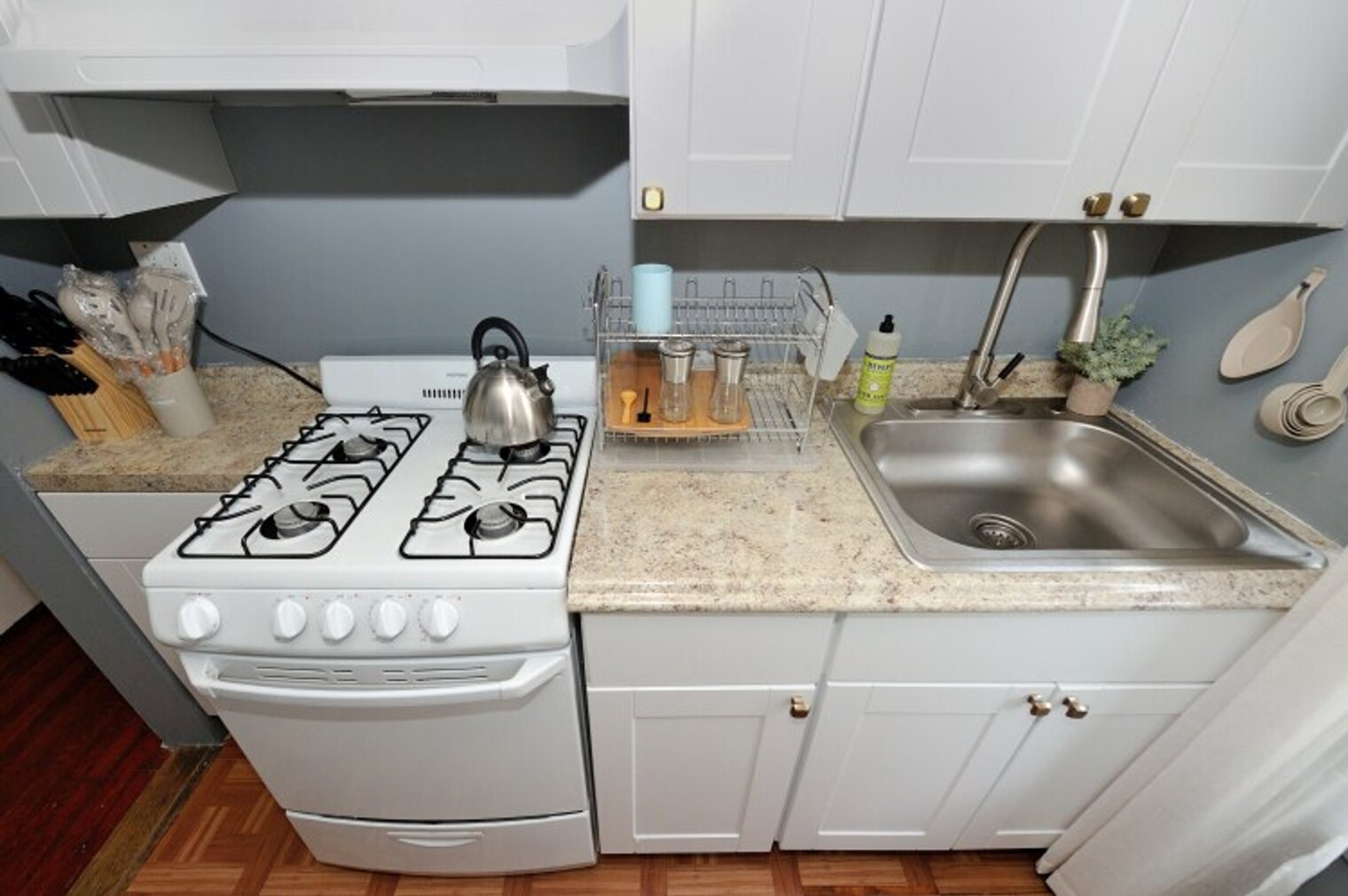 Building Photo - 321 E 78th St