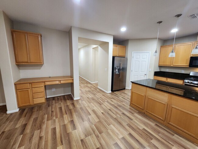 Building Photo - Inviting and Warm 3 Bedroom 2 Bath Home in Newman CA