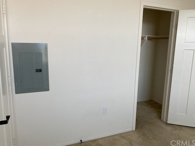 Building Photo - 524 S Anaheim Blvd