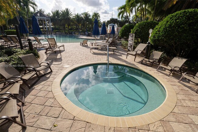 Building Photo - 10660 S Lago Vista Cir