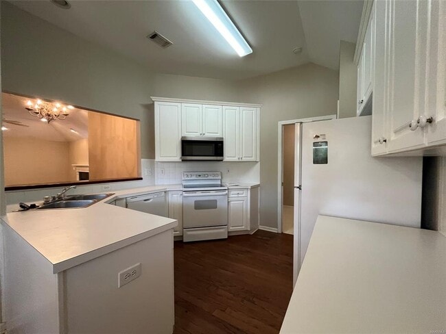 Building Photo - 8979 Stoneridge Pl