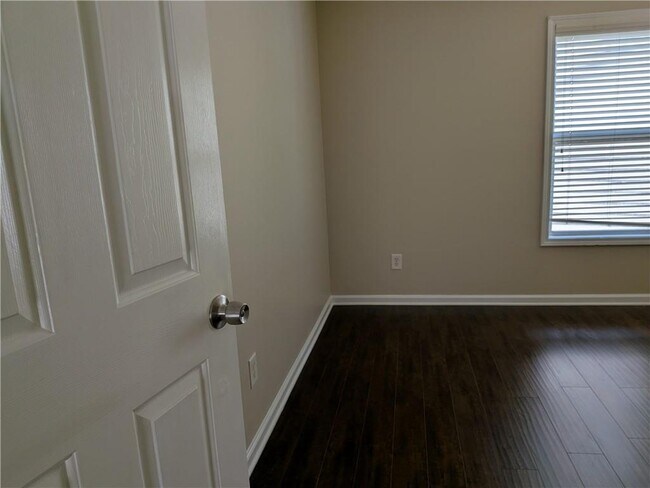 Building Photo - 4624 Windale Dr NW