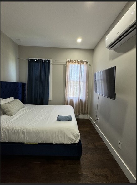 Unit 1F - 4 Whitman Ave