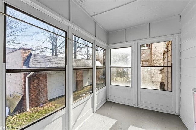 Building Photo - 876 Eloise Dr
