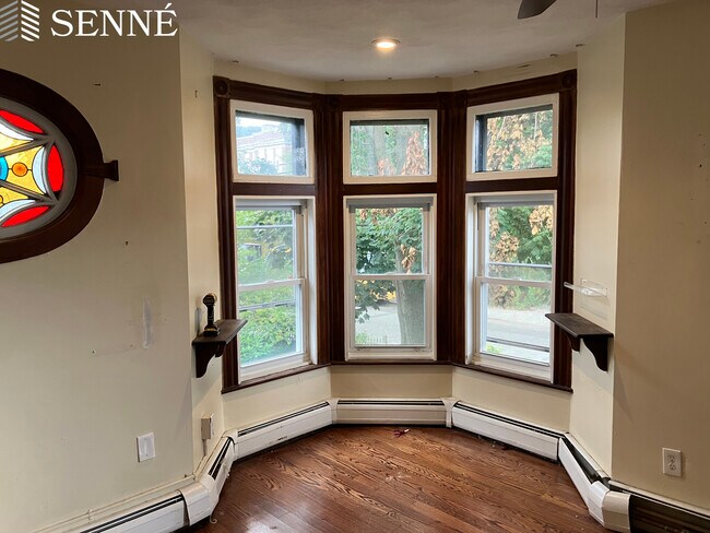 Building Photo - 71 Grovers Ave