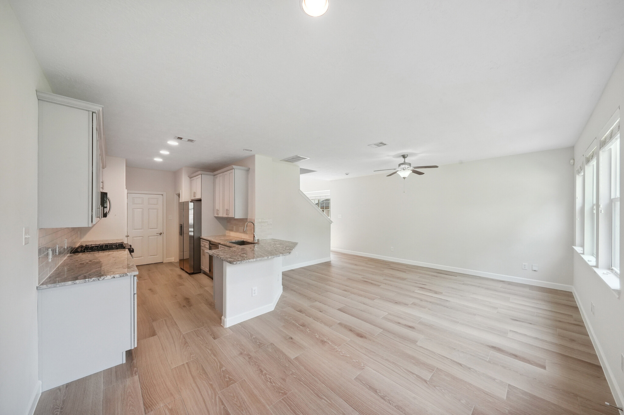 Building Photo - 10 Fairlee Ct