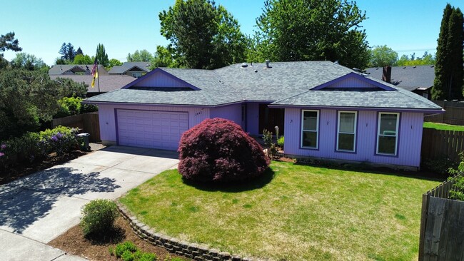 Primary Photo - One level home with lots of character in H...