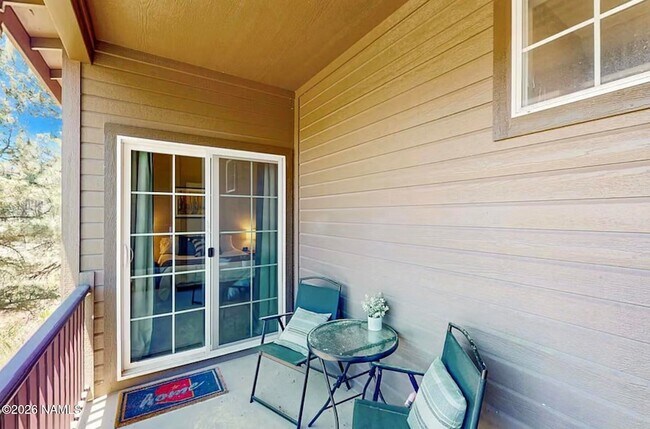 Building Photo - 2561 W Cripple Creek Dr