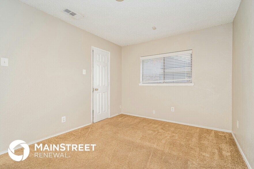Building Photo - 513 Quail Hollow Dr