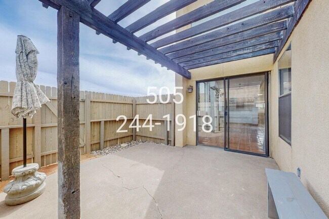 Building Photo - 876 Tramway Ln Ct NE