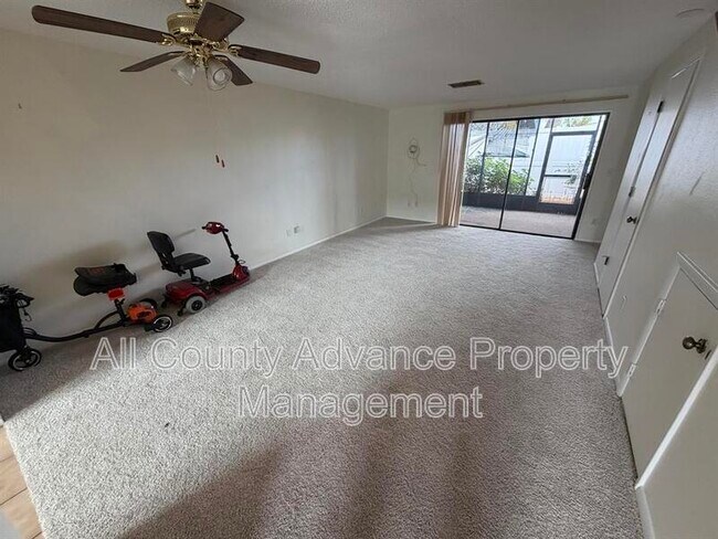 Building Photo - 2751 S Pines Dr