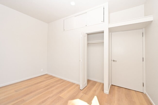 Building Photo - Welcome Home to Terrace View!