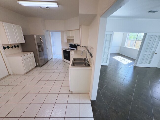 Building Photo - 6658 Sharpstown Green Cir