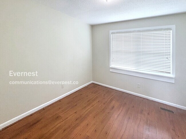 Building Photo - 1518 Claret St
