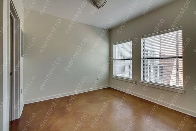 Building Photo - 1803 Broadway