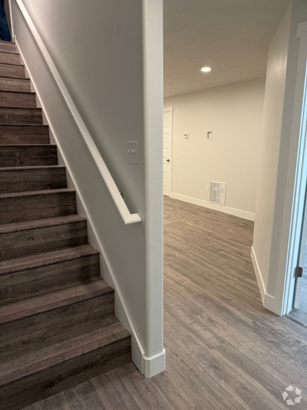 Building Photo - 3862 Hardman Way
