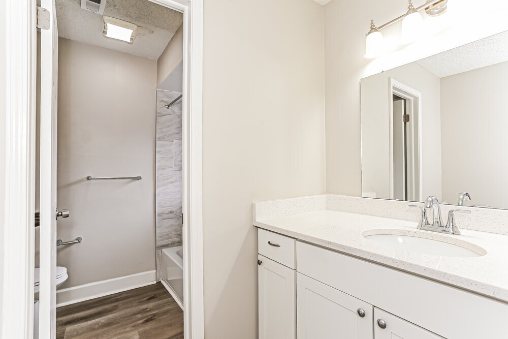 Building Photo - 2553 Sandlewood Cir