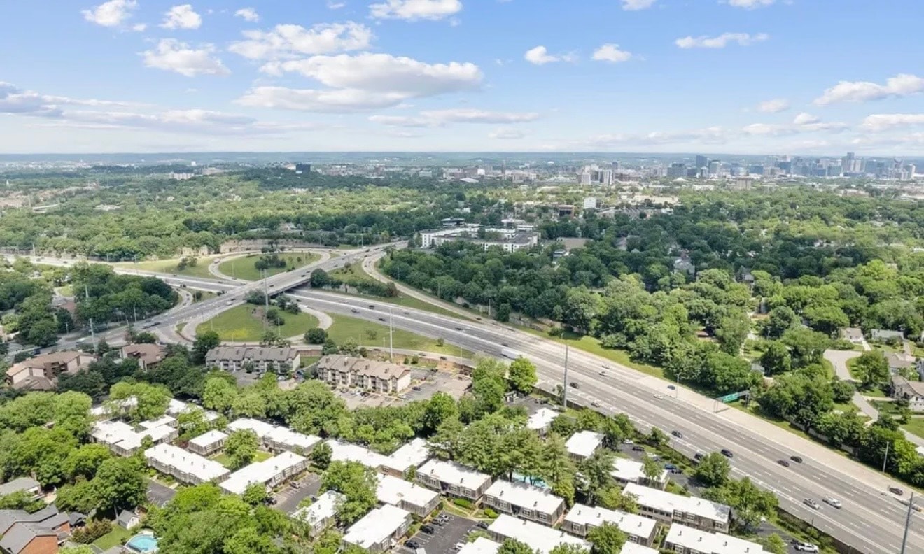 Building Photo - 3000 Hillsboro Pike