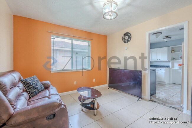 Building Photo - 10431 Odessa Dr