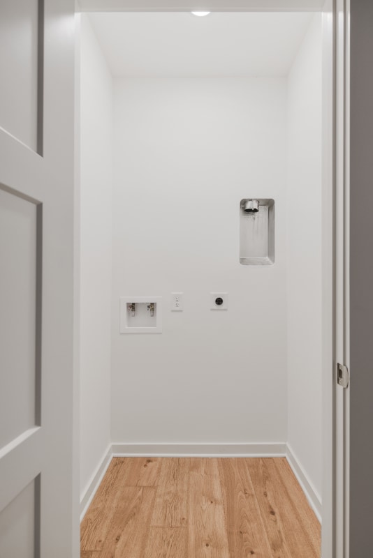 Building Photo - 3060 Edwin Cir